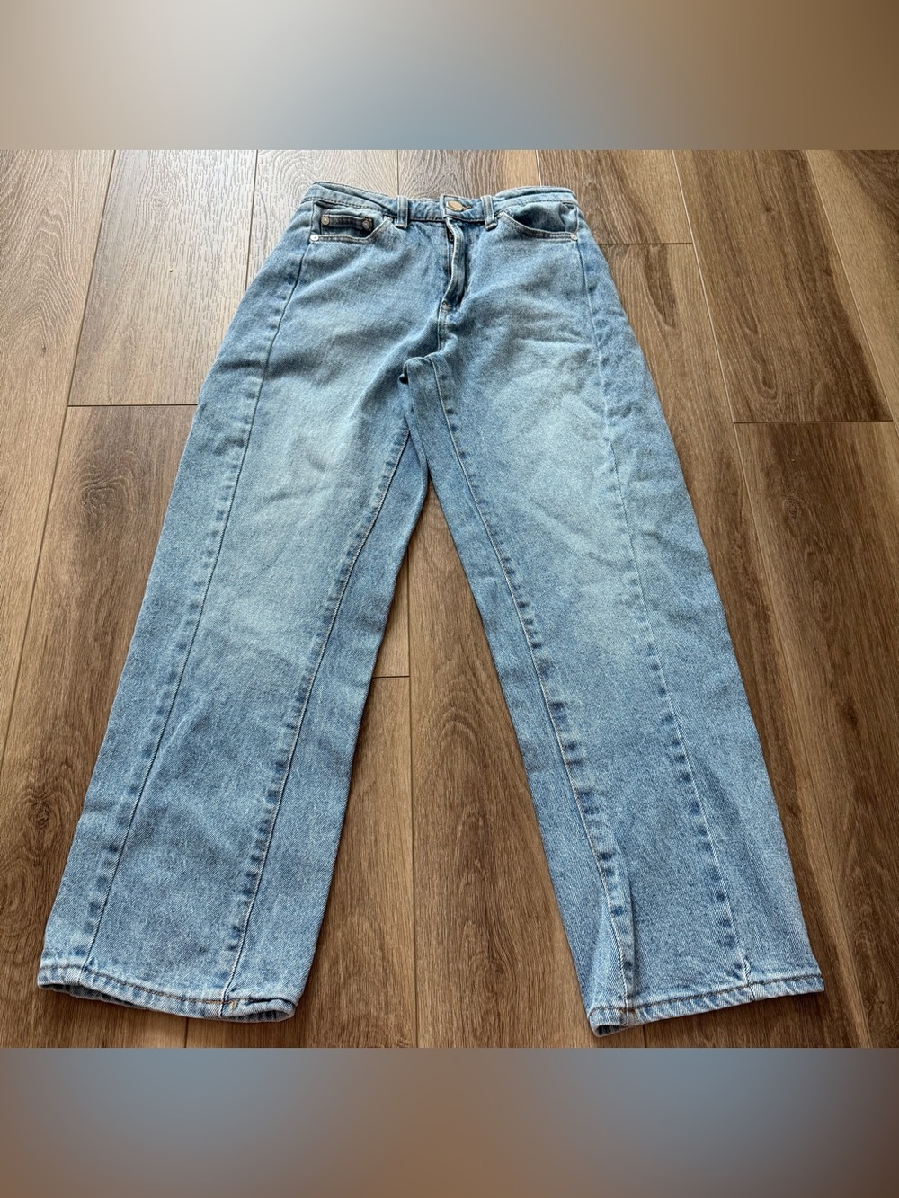 Oat women's Light Blue Denim Jeans - Classic Straight Fit size 2/26